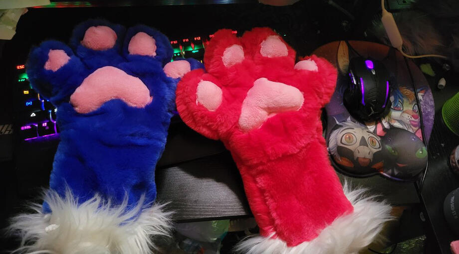 Clawless Paws
