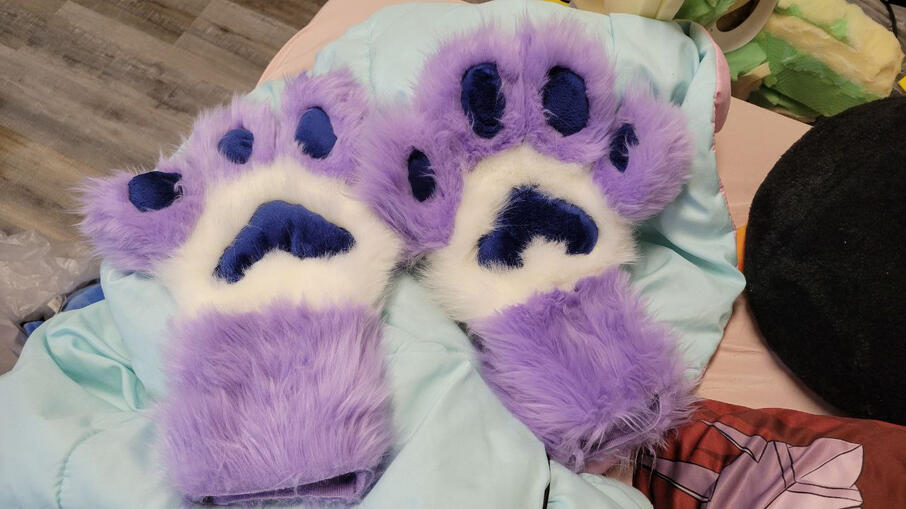 Clawless Handpaws